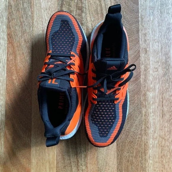 NWT - JUVENTUS FC X ULTRABOOST DNA 'FOOTBALL PACK' - 8.5 - Picture 4 of 7